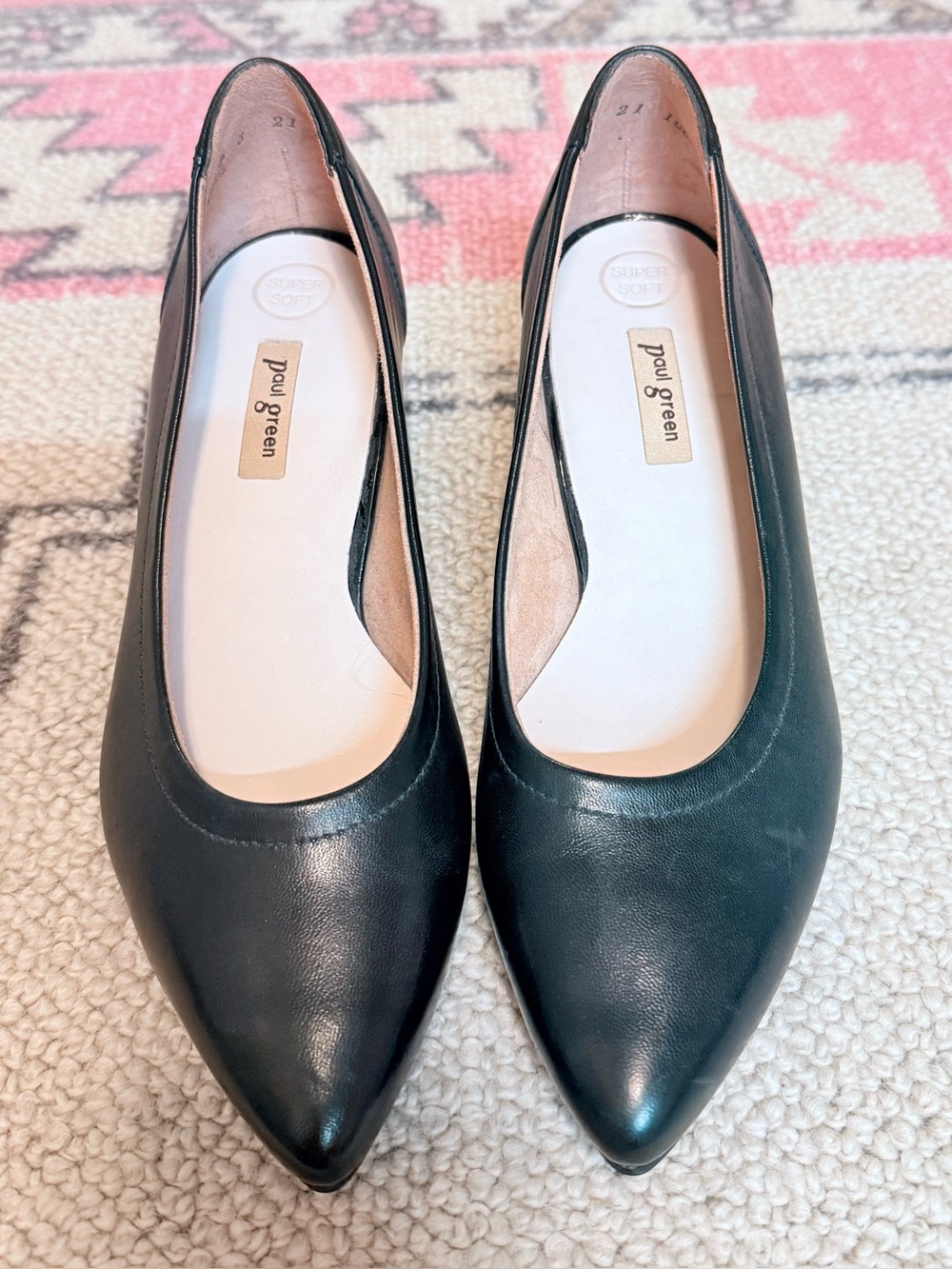 Paul Green Pointed Leather Heels in Black